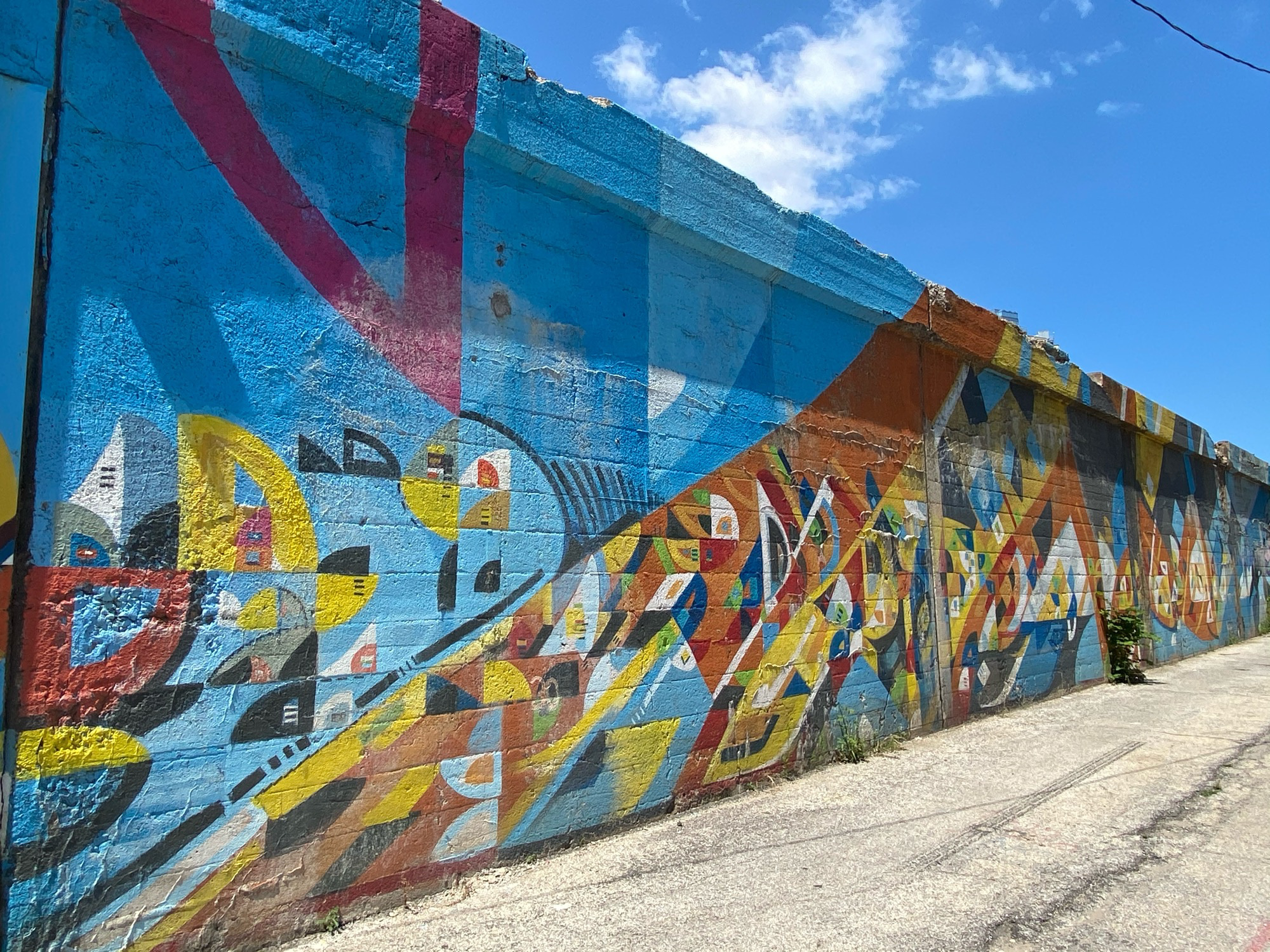 mural in Chicago by artist Justus Roe.