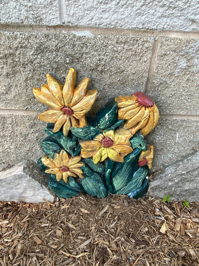 mural in Chicago by artist unknown.