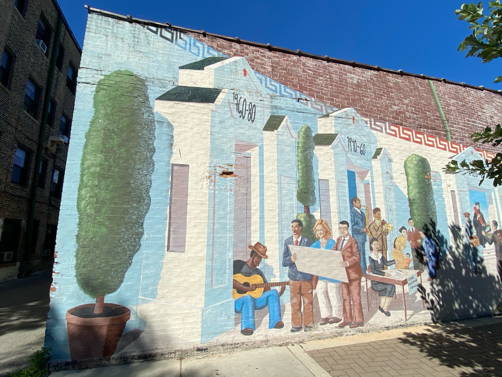 mural in Chicago by artist unknown.