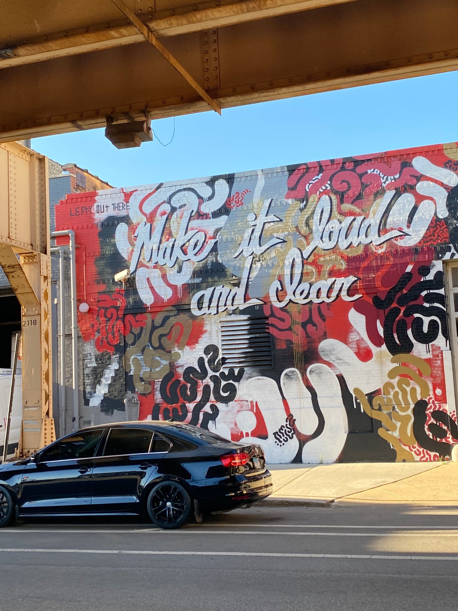 mural in Chicago by artist Lefty Out There.