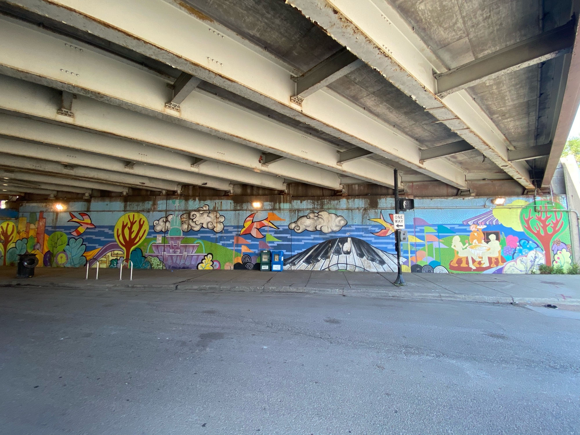 mural in Chicago by artist unknown.