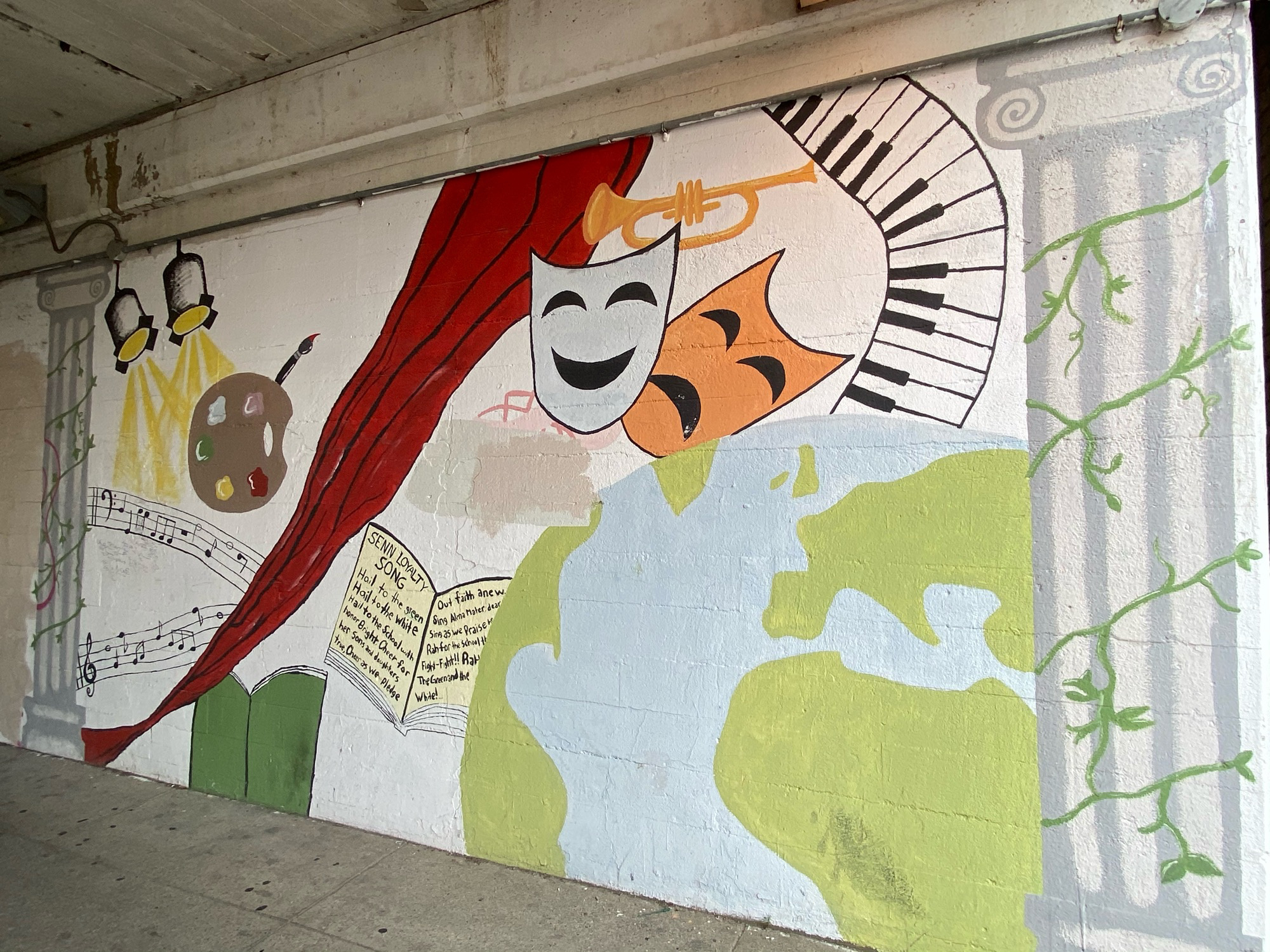 mural in Chicago by artist unknown.