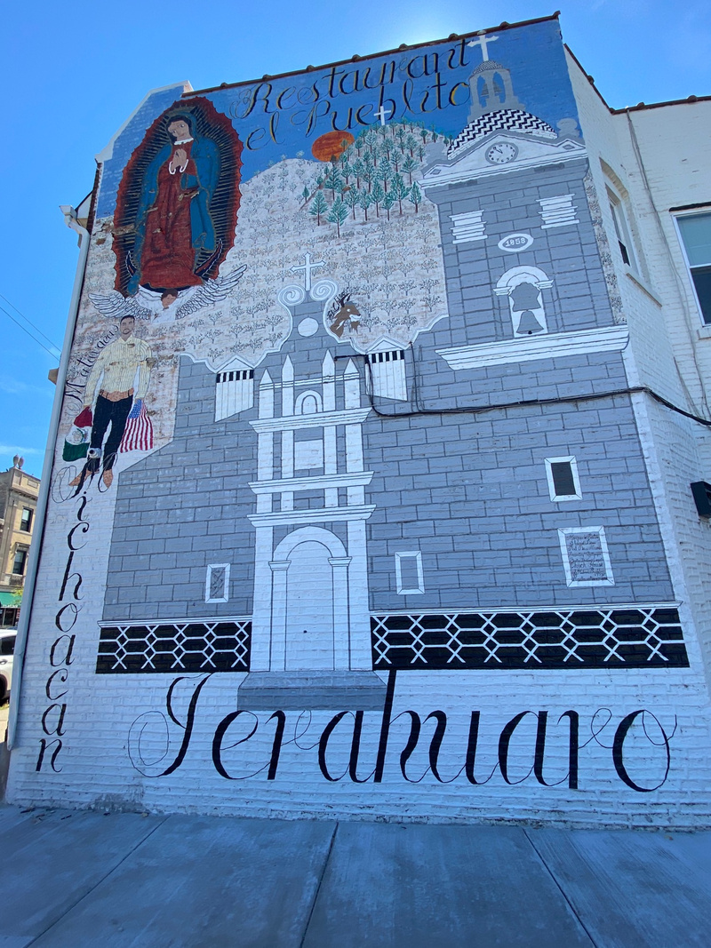 mural in Chicago by artist unknown.