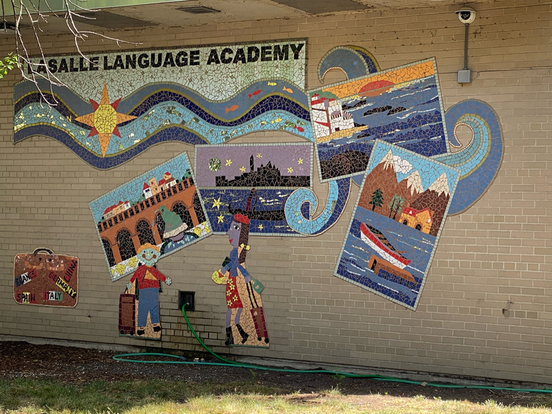 mural in Chicago by artist unknown.