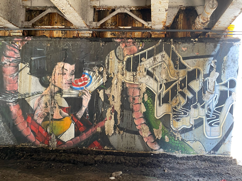 mural in Chicago by artist unknown.