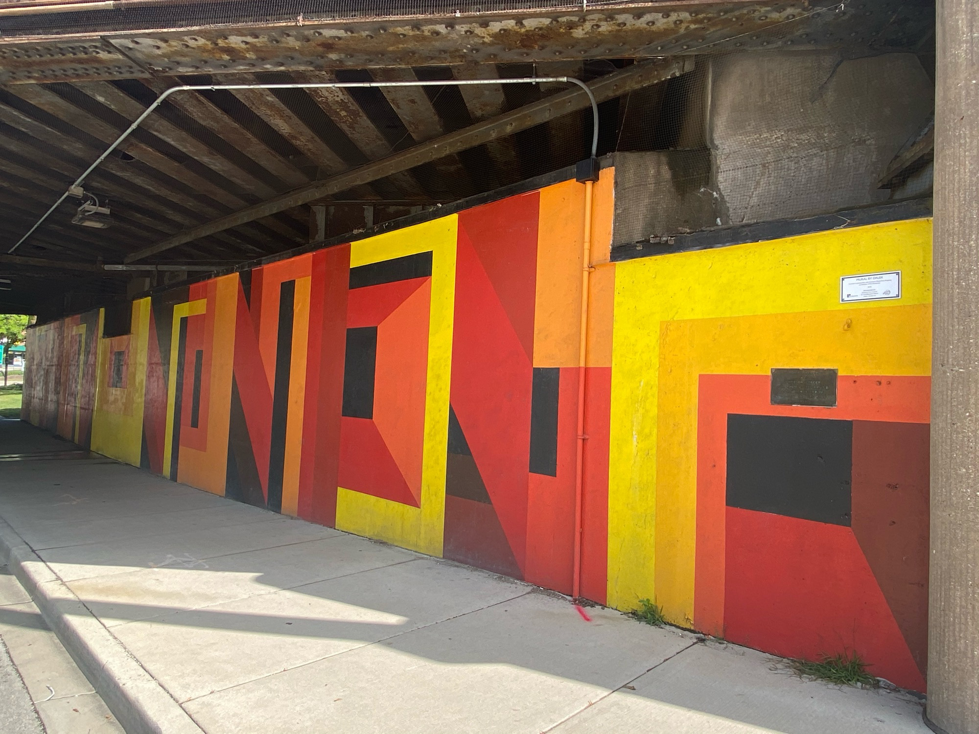 mural in Evanston by artist Dalek.