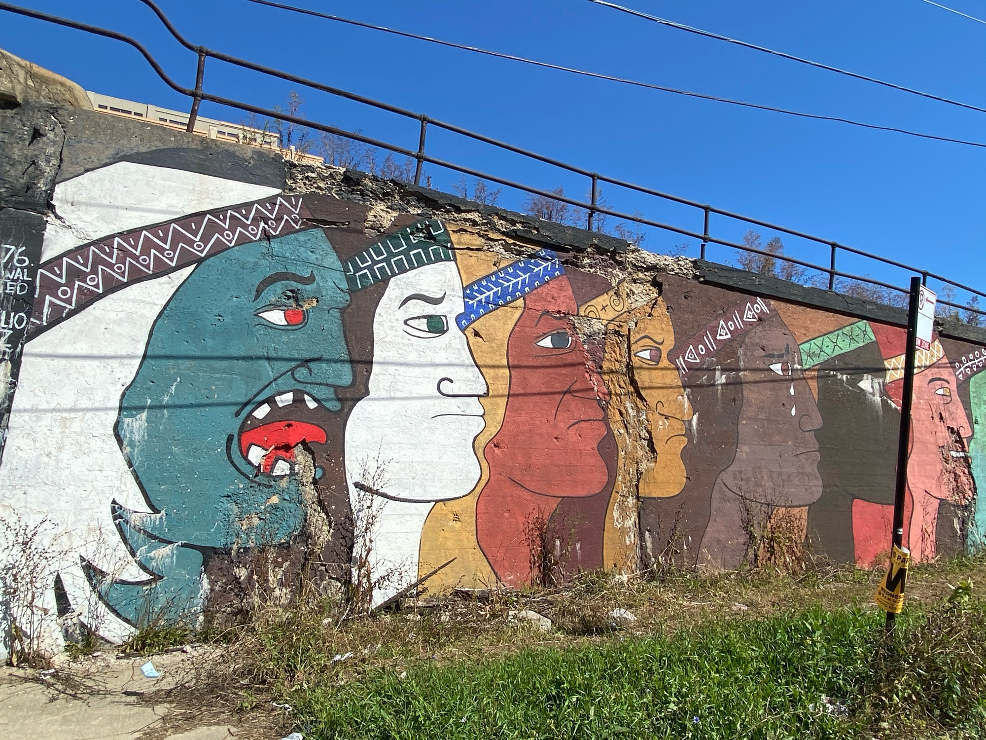 mural in Chicago by artist unknown.