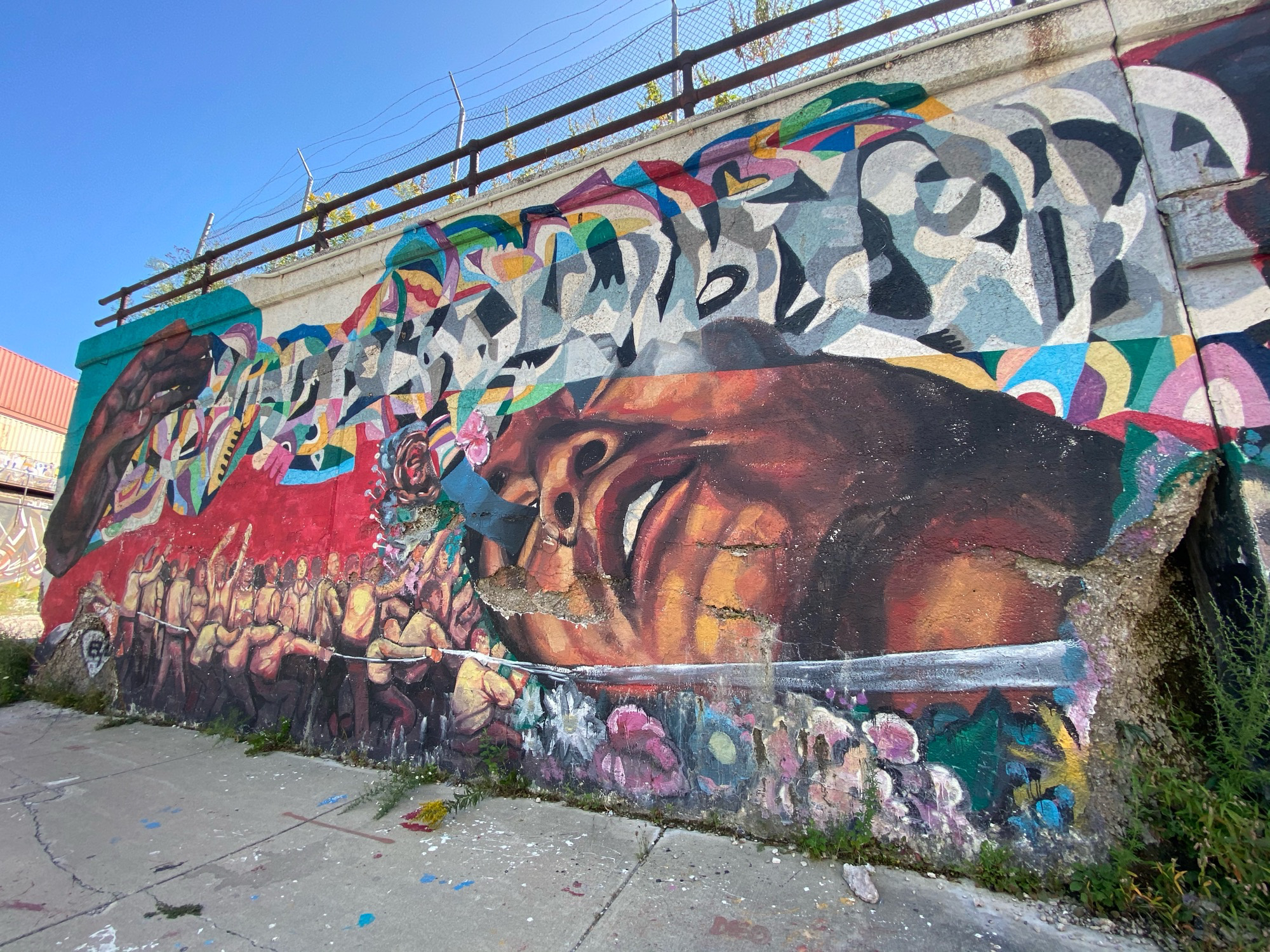 mural in Chicago by artist unknown.