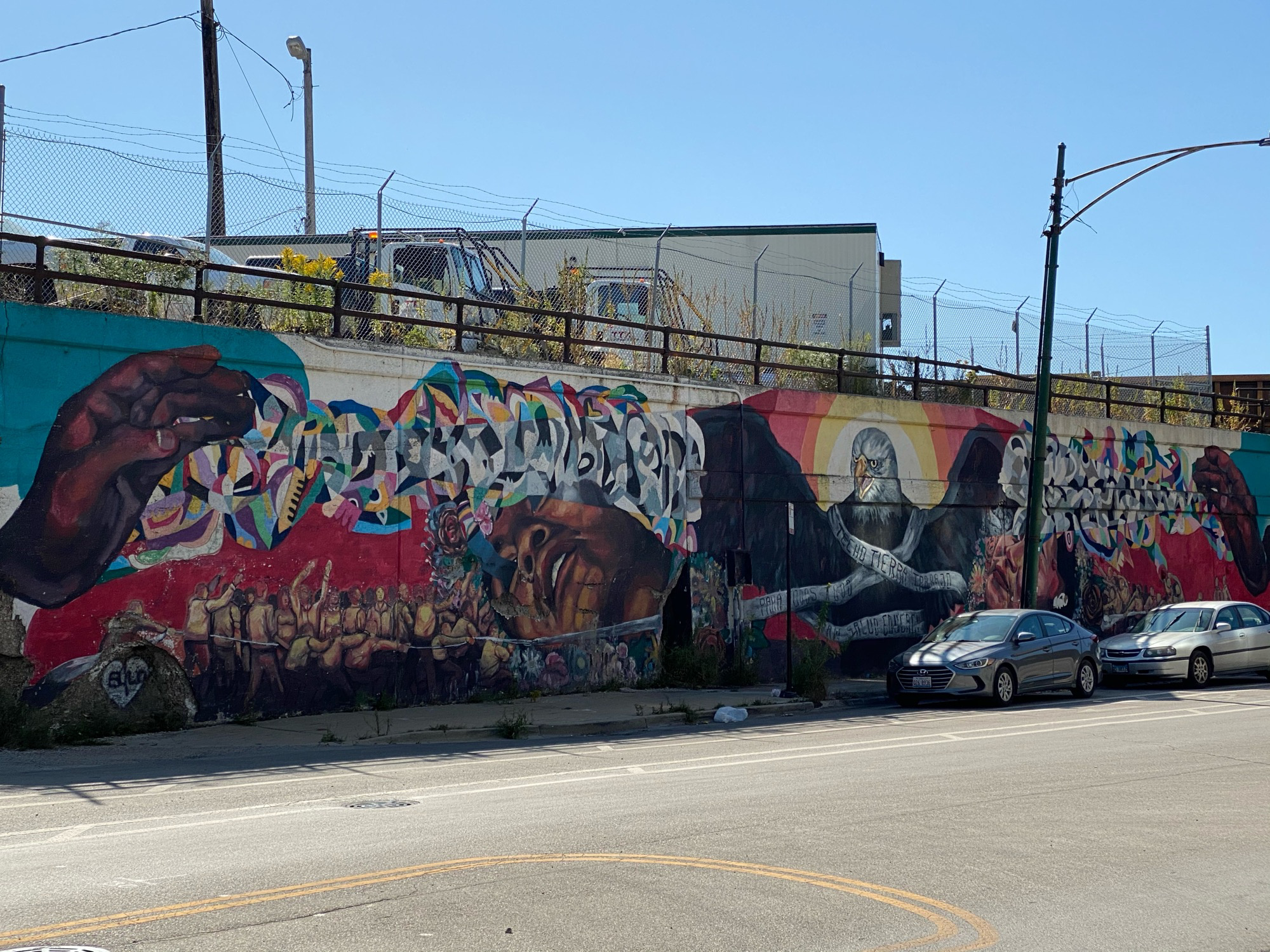 mural in Chicago by artist unknown.