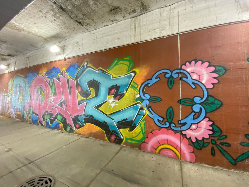 mural in Chicago by artist unknown.