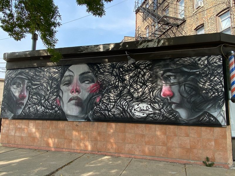 mural in Chicago by artist unknown.