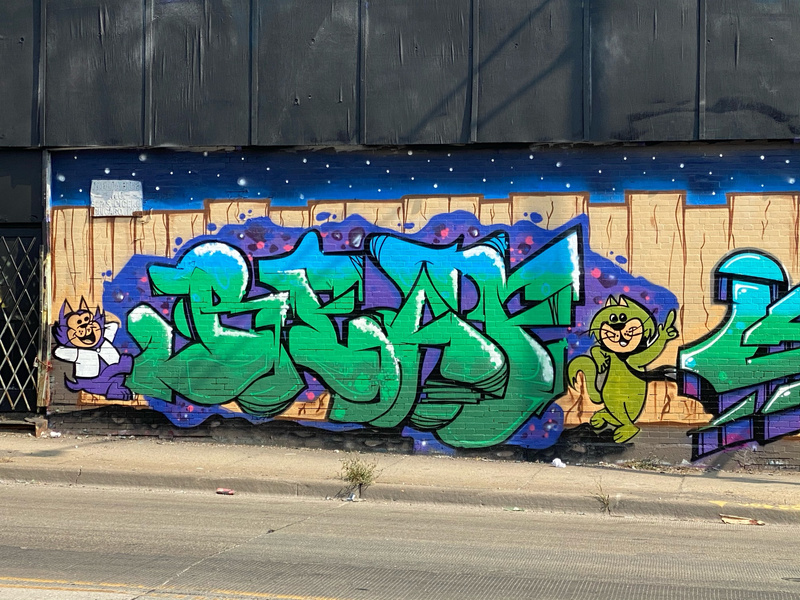 mural in Chicago by artist unknown.