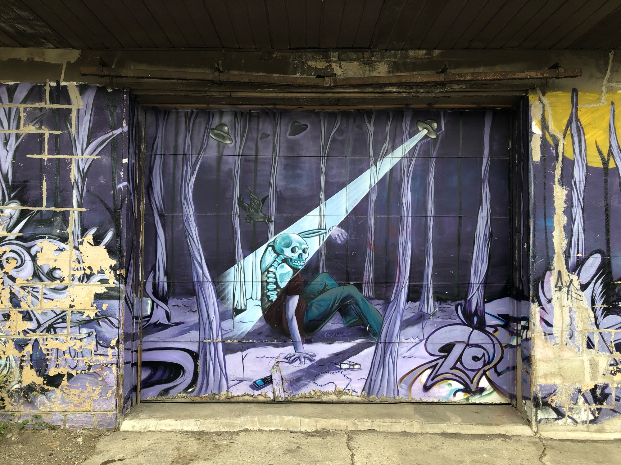 mural in Chicago by artist unknown.