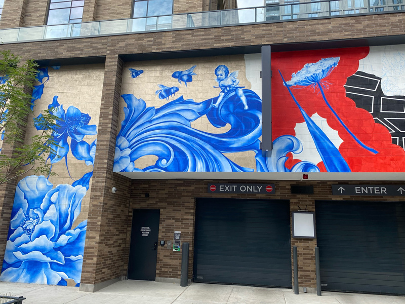 mural in Chicago by artist unknown.