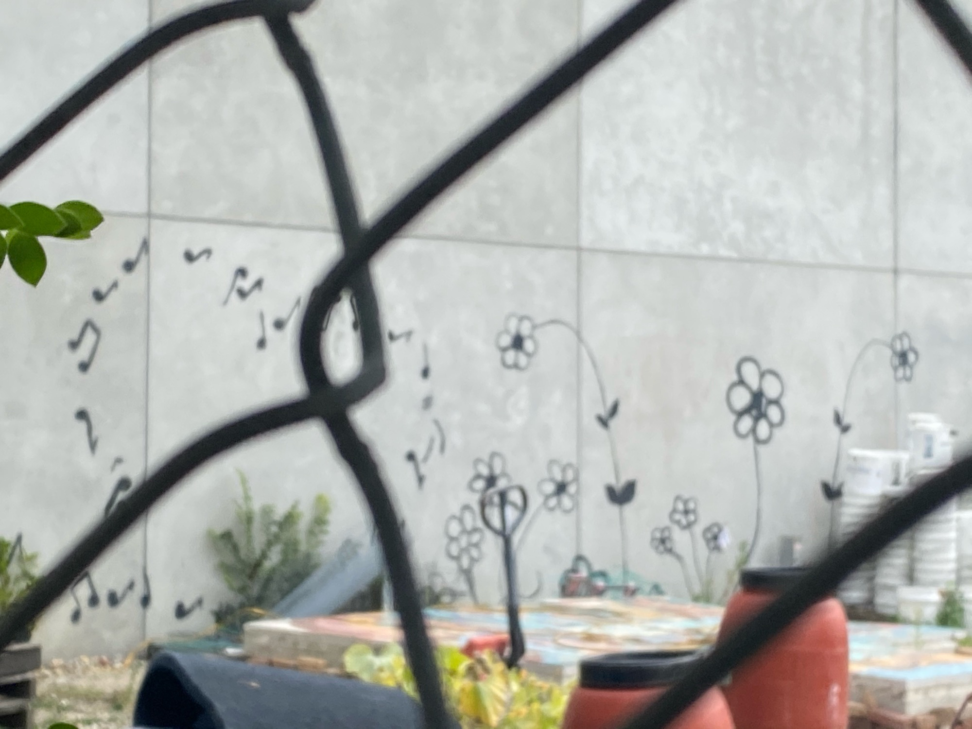 mural in Chicago by artist unknown.