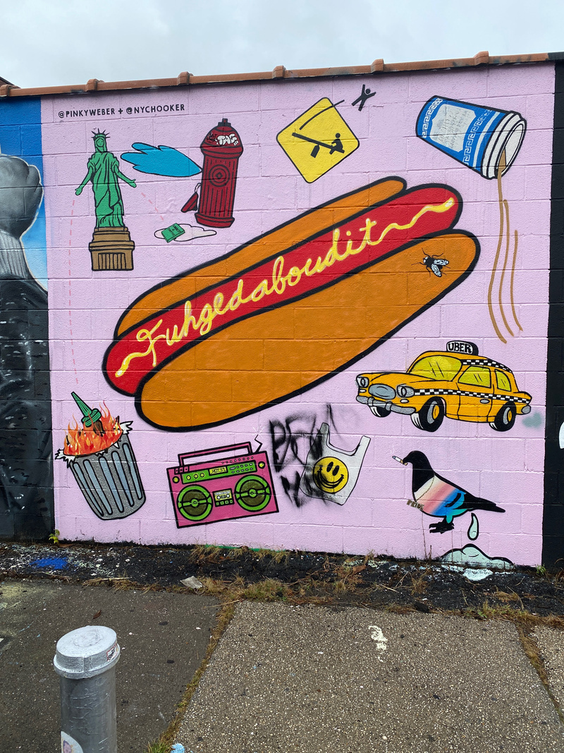 mural in Queens by artist unknown.