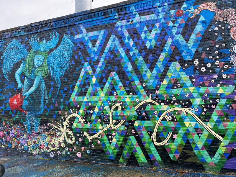 mural in Queens by artist unknown.