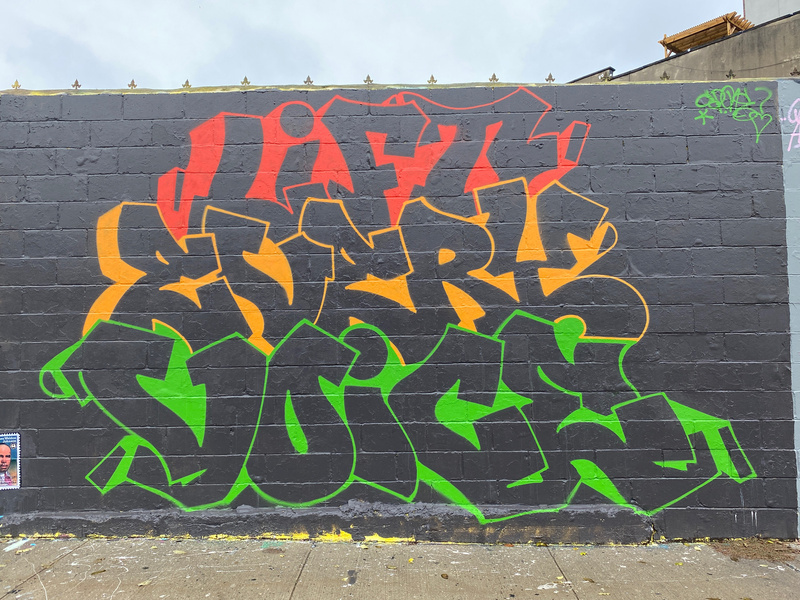 mural in Queens by artist unknown.