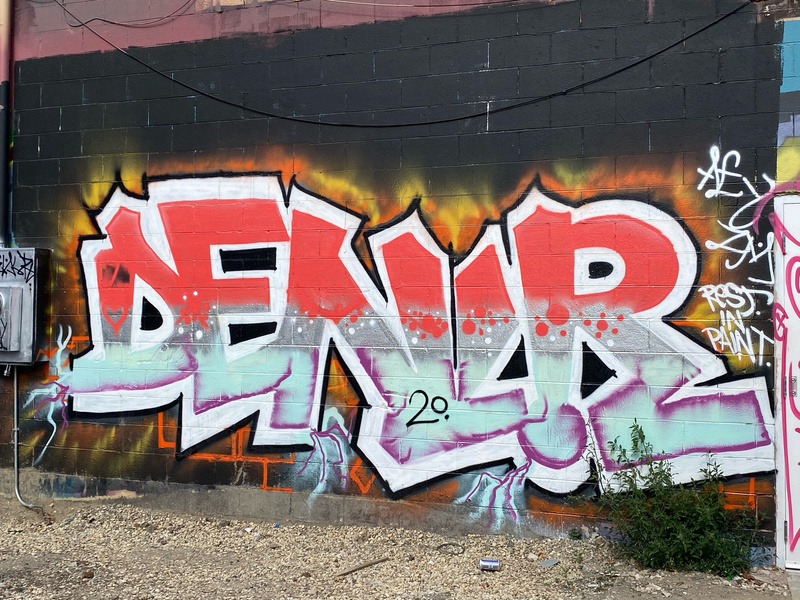 mural in Chicago by artist unknown.