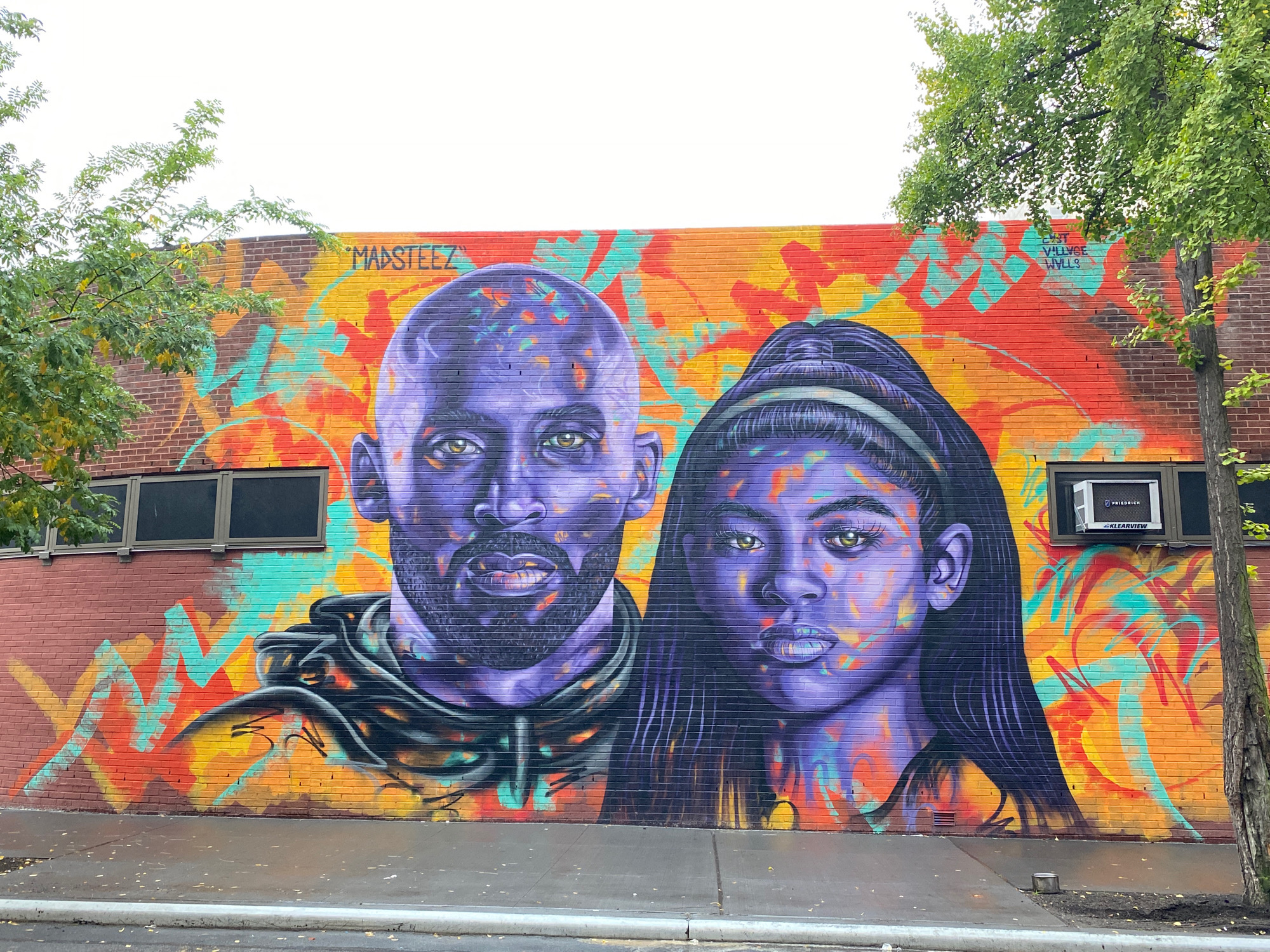 mural in New York by artist MADSTEEZ. Tagged: Kobe Bryant, NBA, sports
