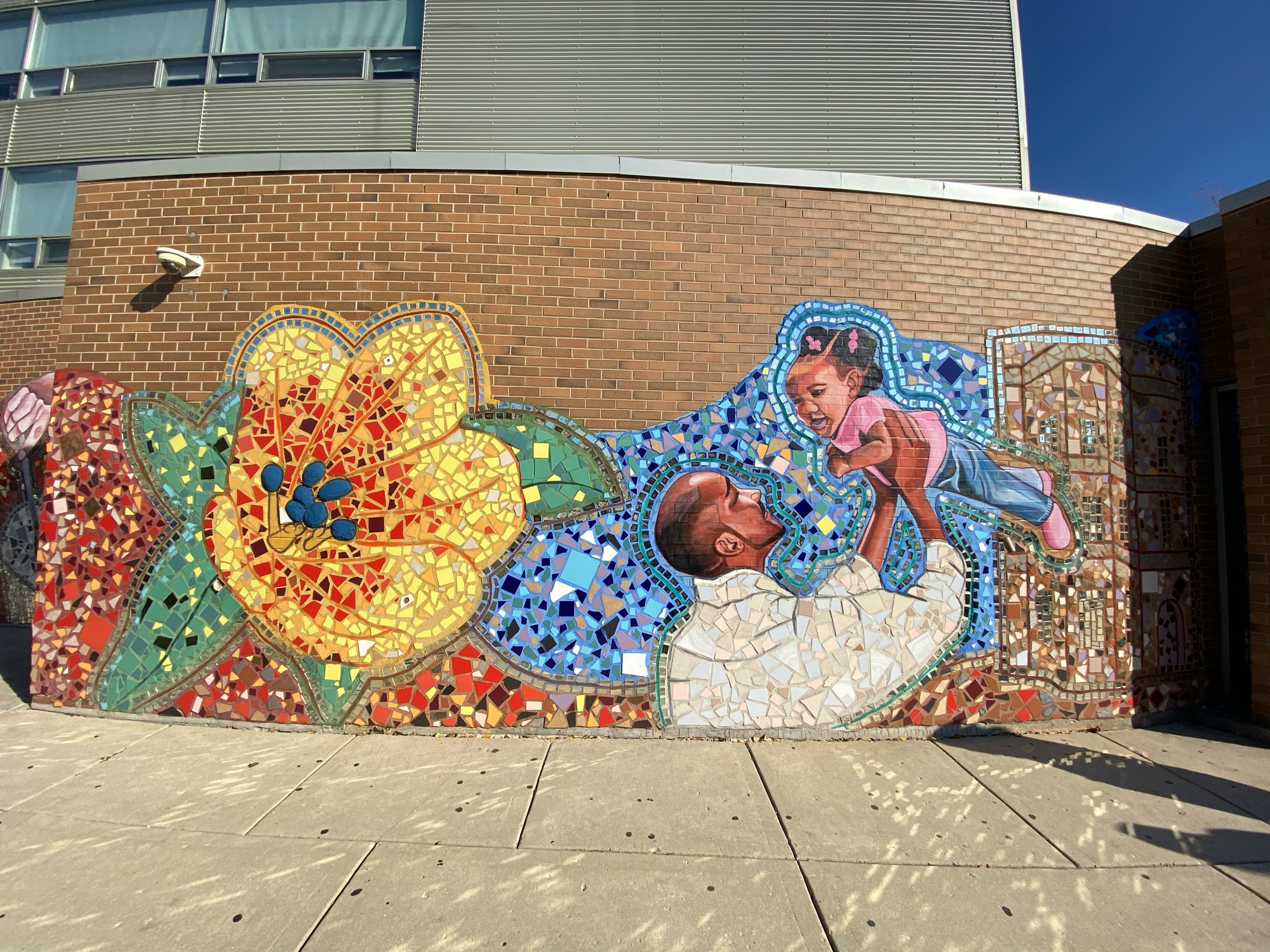 mural in Chicago by artist unknown.