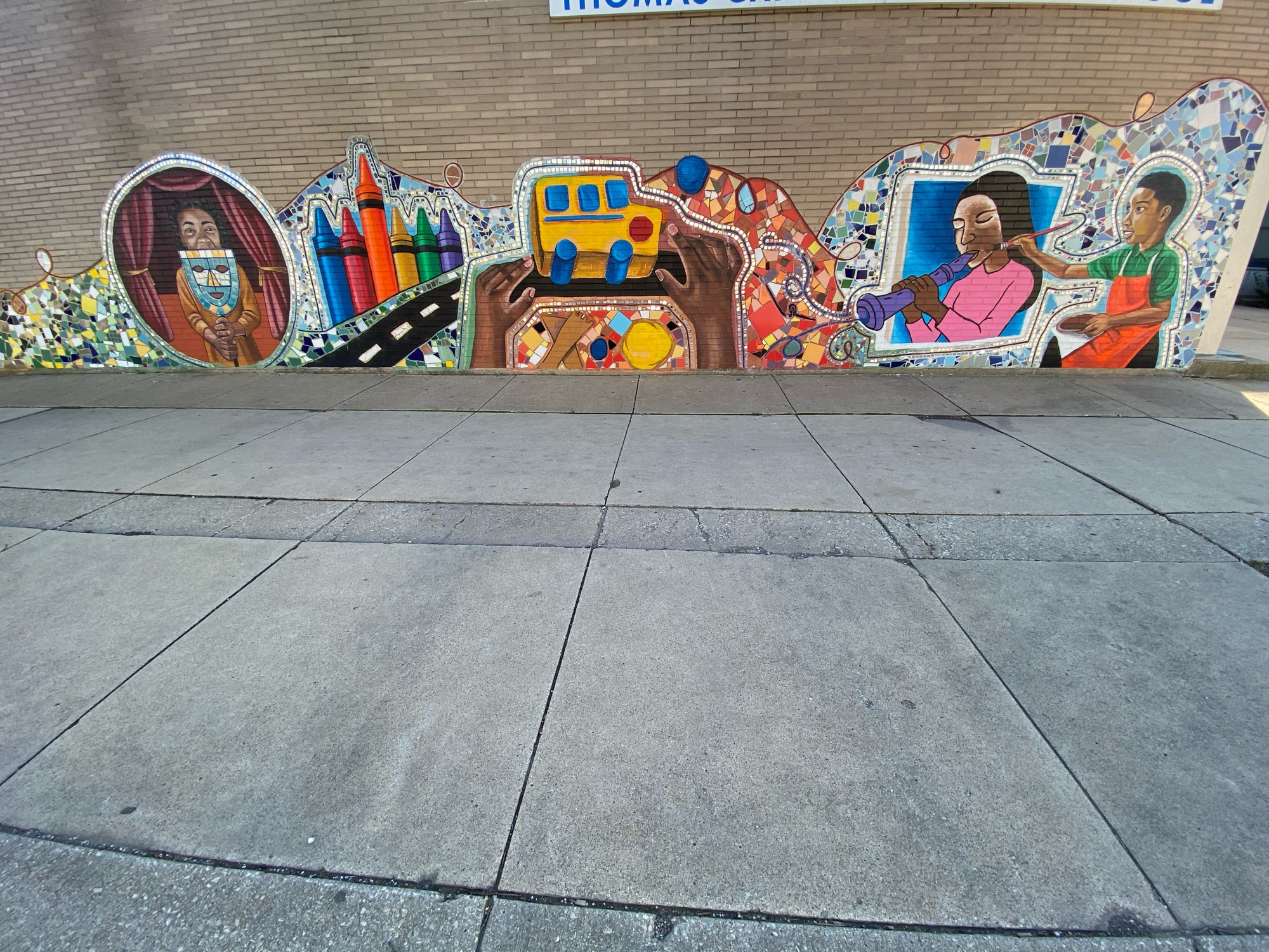 mural in Chicago by artist unknown.