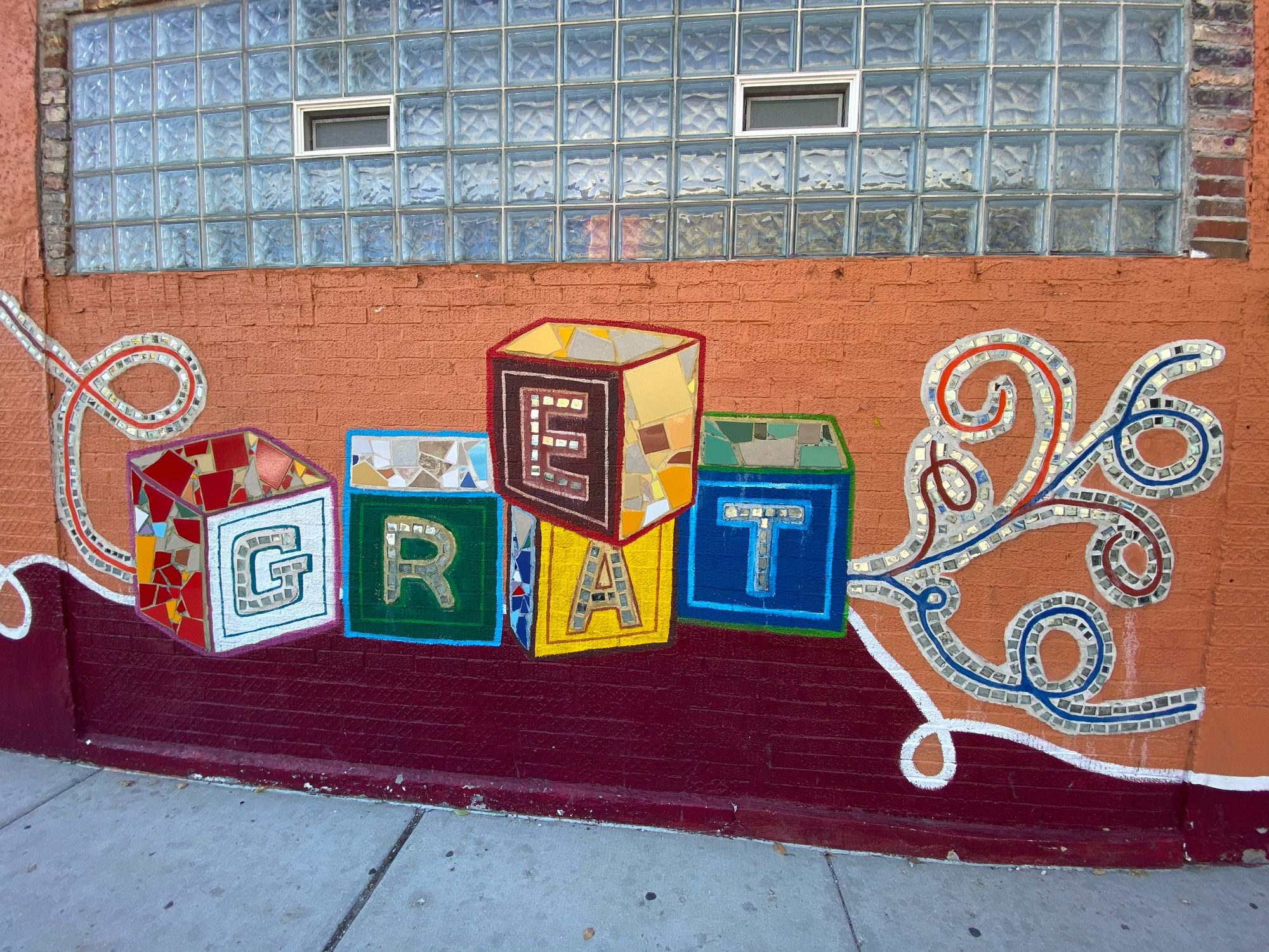 mural in Chicago by artist unknown.