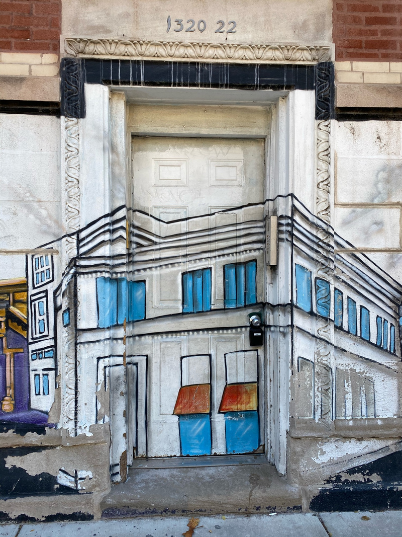 mural in Chicago by artist unknown.