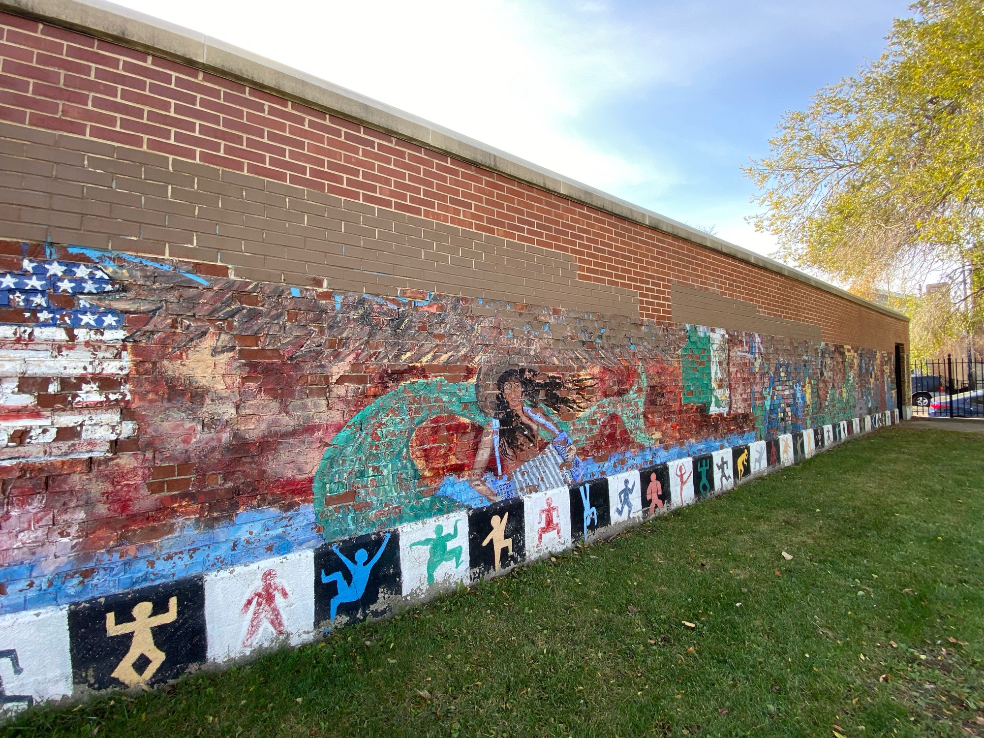mural in Chicago by artist unknown.