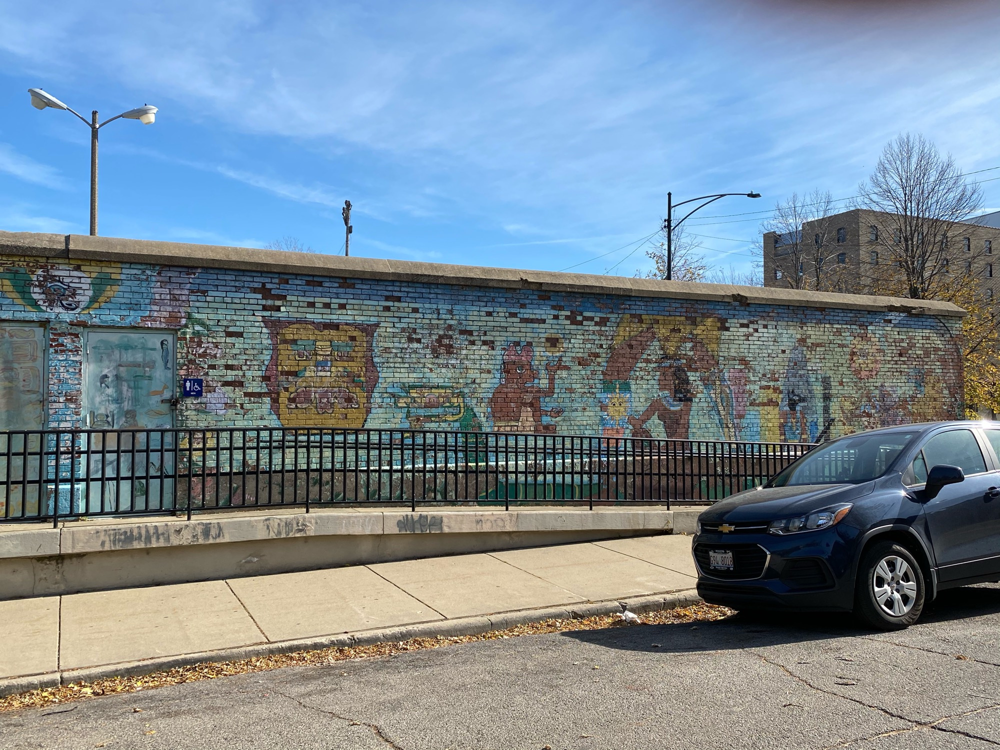 mural in Chicago by artist unknown.