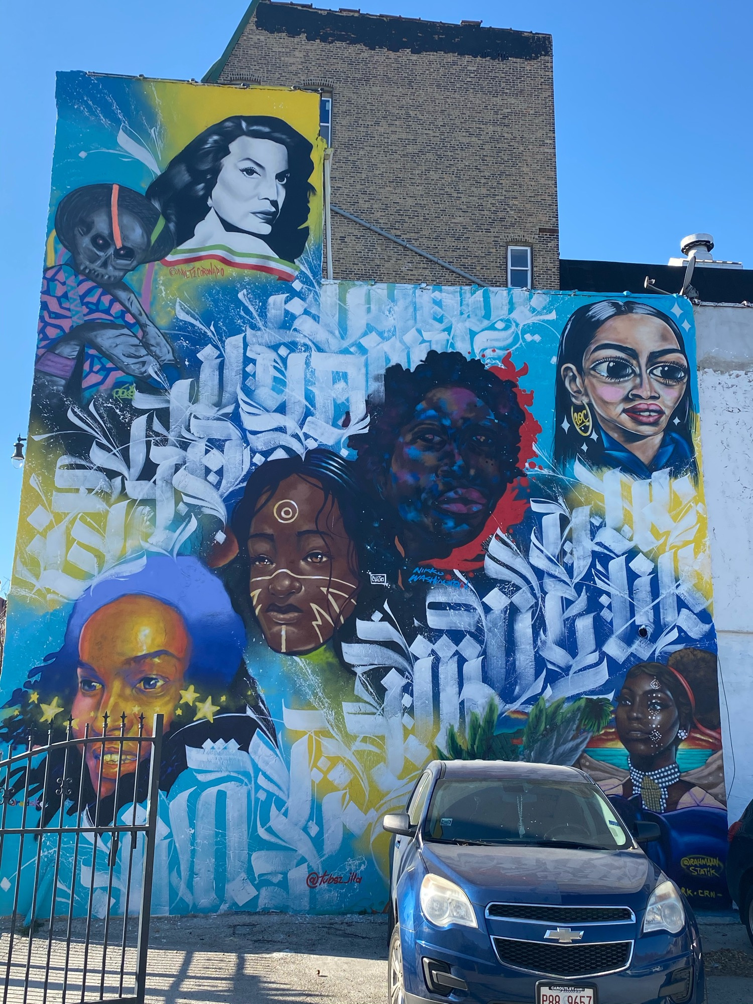 mural in Chicago by artist unknown.