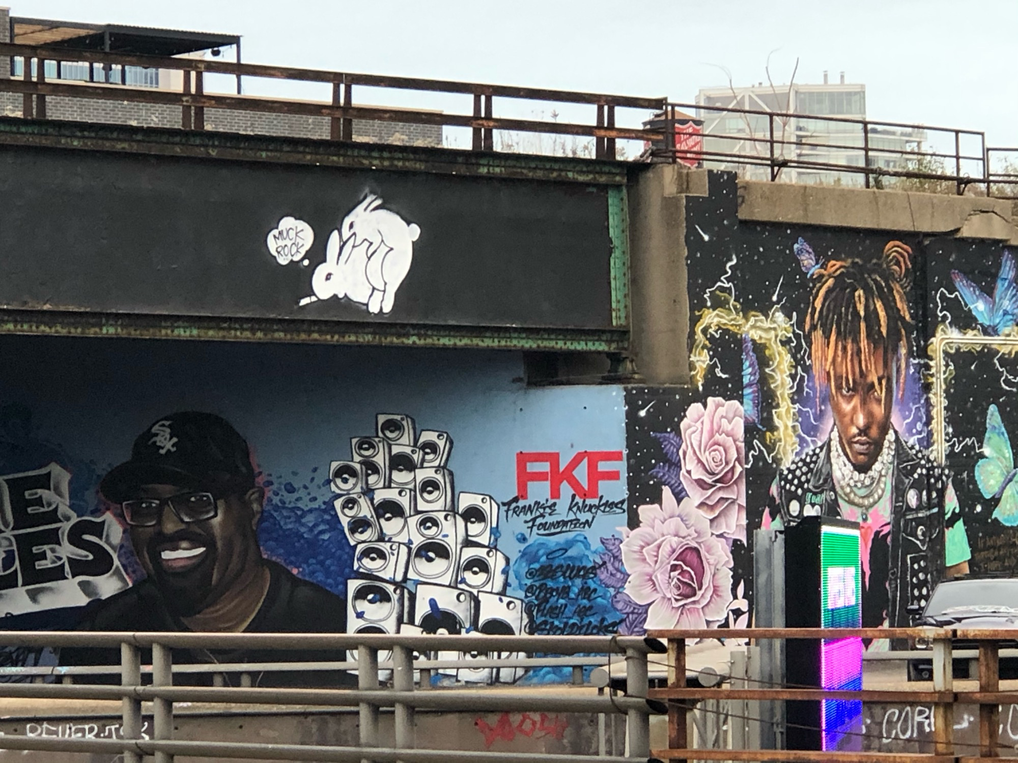 mural in Chicago by artist unknown. Tagged: Frankie Knuckles, music