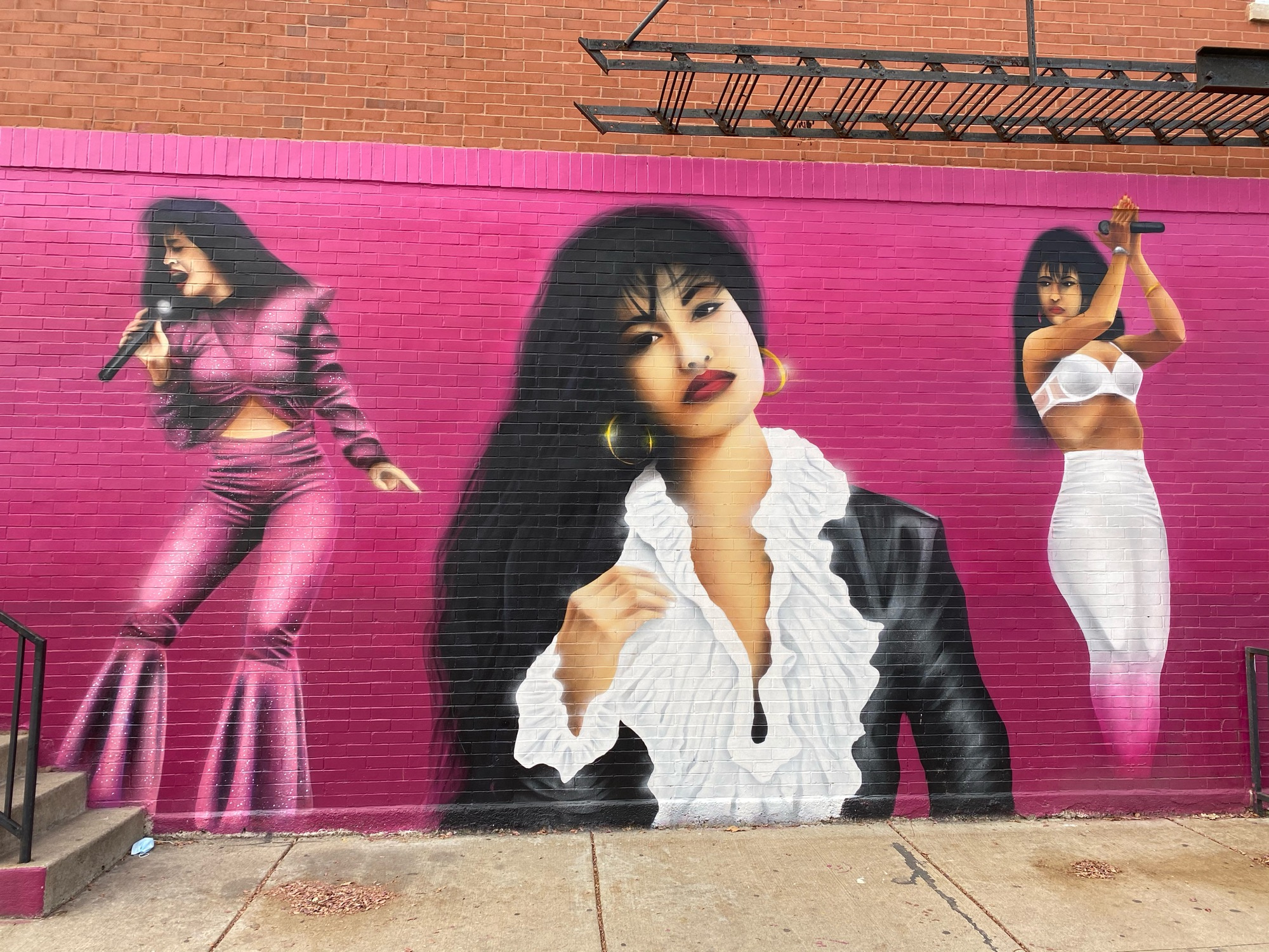 mural in Chicago by artist Asend.