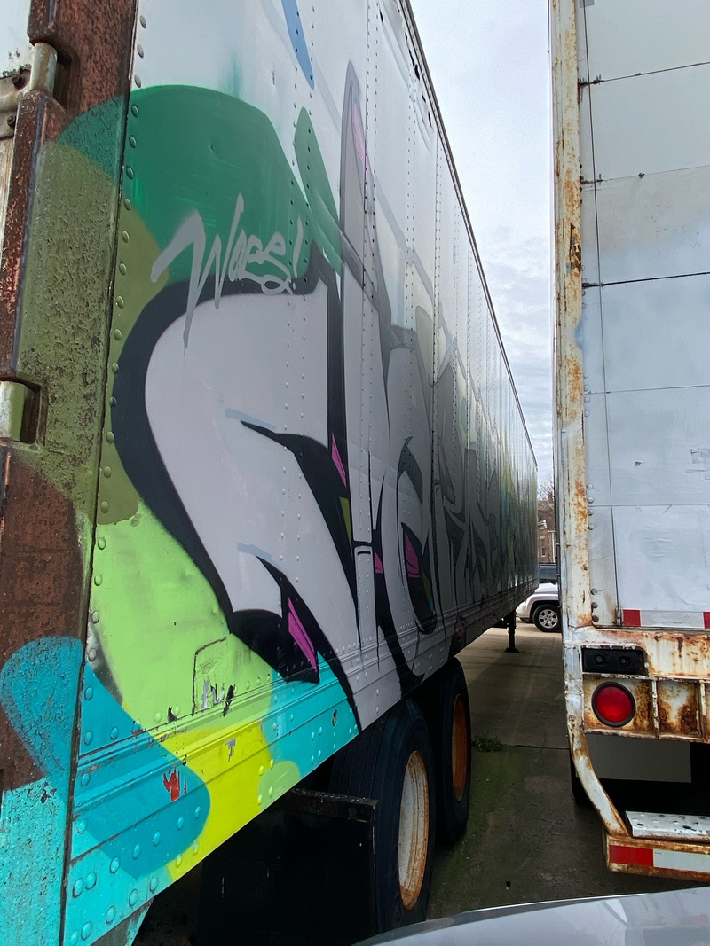 mural in Chicago by artist unknown.