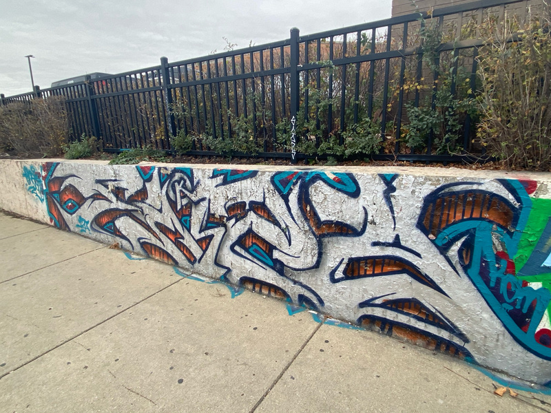 mural in Chicago by artist unknown.