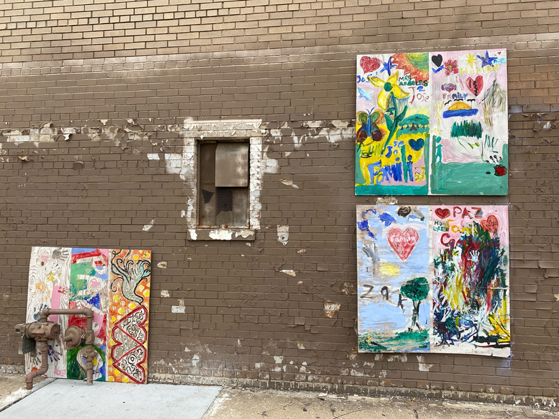 mural in Chicago by artist unknown.