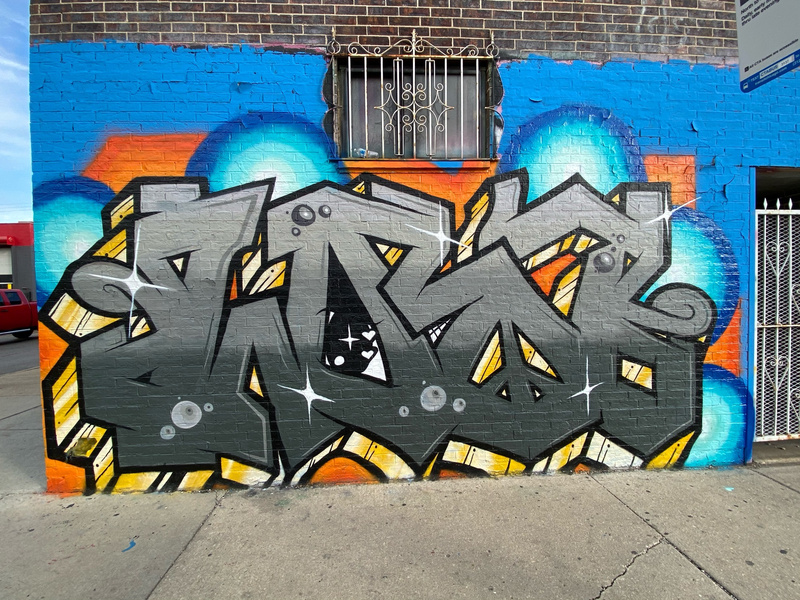 mural in Chicago by artist unknown.