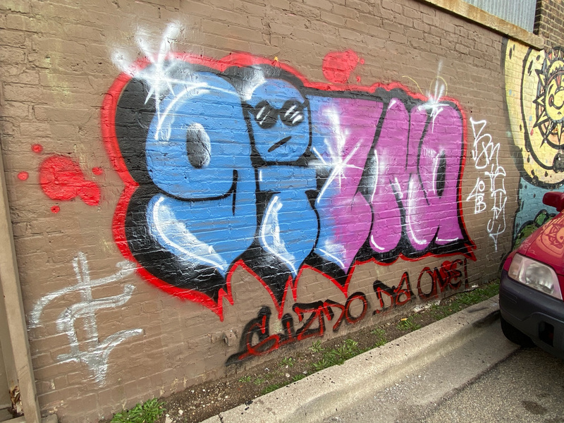 mural in Chicago by artist unknown.