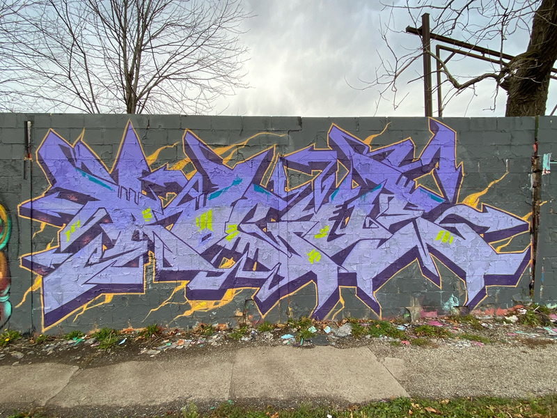 mural in Chicago by artist unknown.