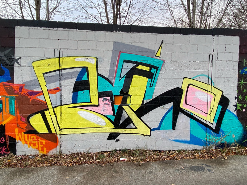 mural in Chicago by artist unknown.