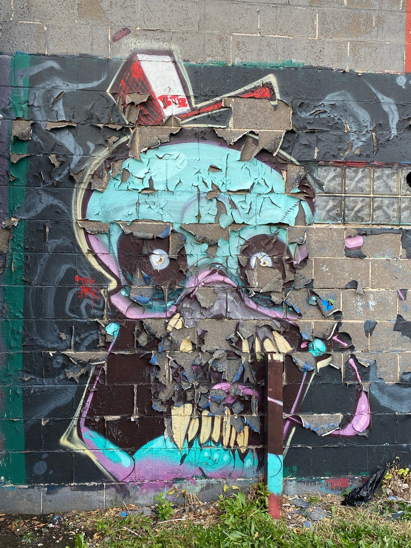 mural in Chicago by artist unknown.