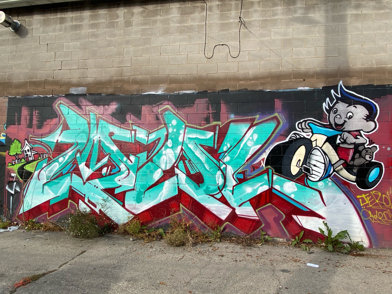 mural in Chicago by artist unknown.