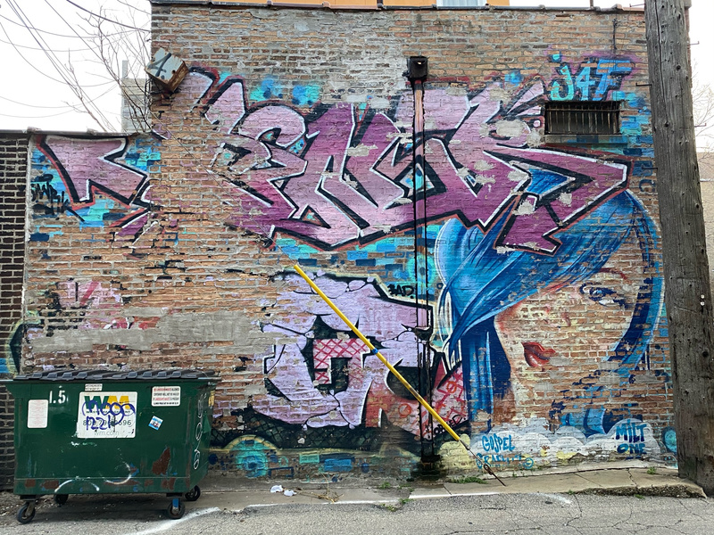 mural in Chicago by artist unknown.