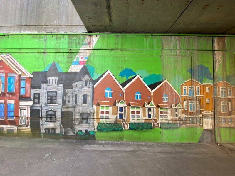 mural in Chicago by artist unknown.