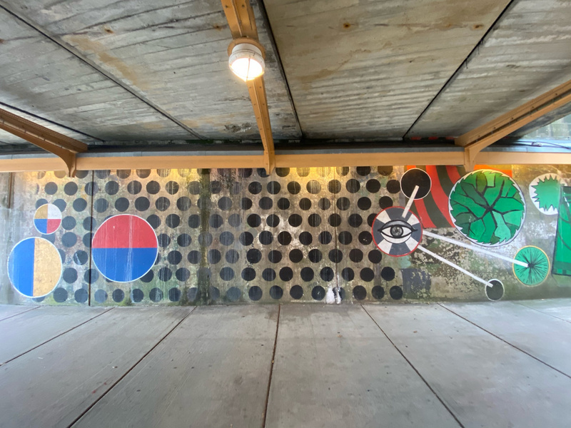 mural in Chicago by artist unknown.