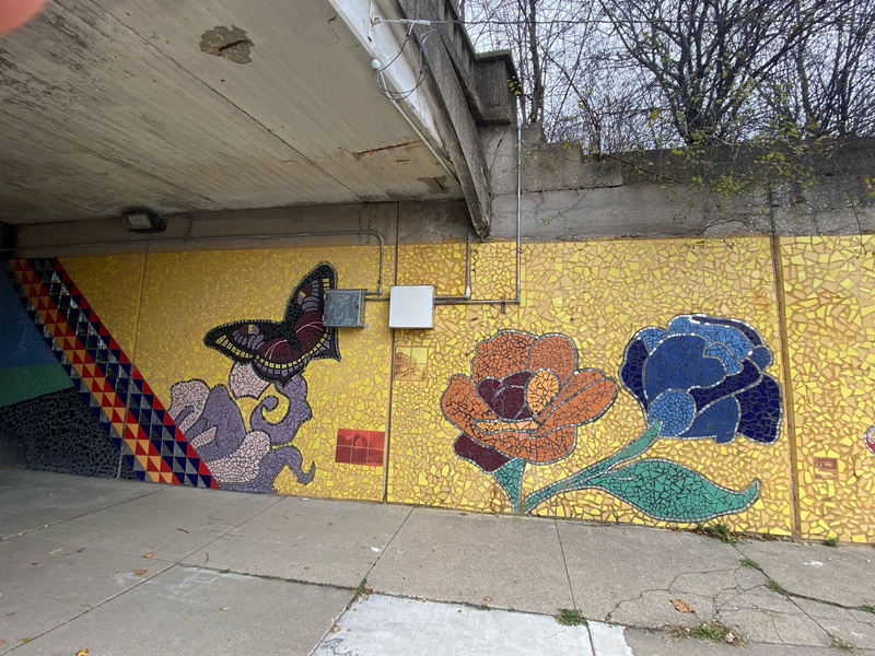 mural in Chicago by artist unknown.
