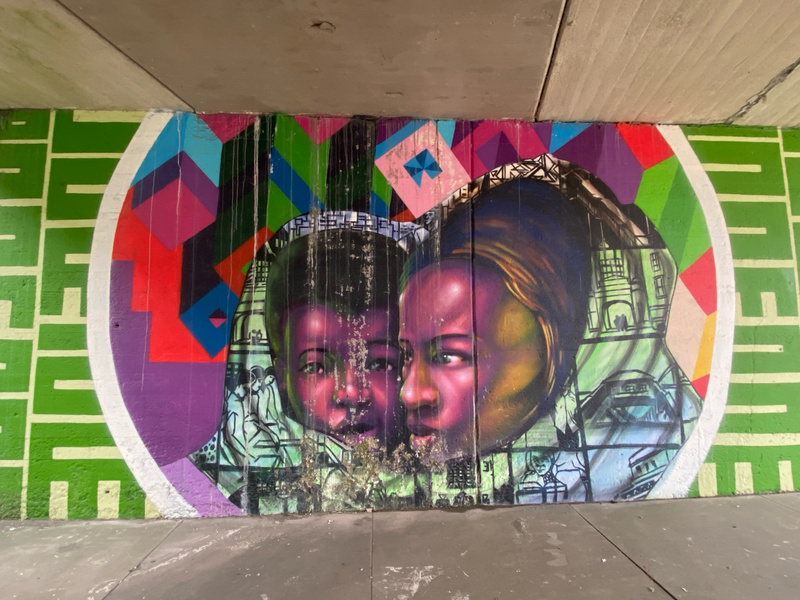 mural in Chicago by artist unknown.