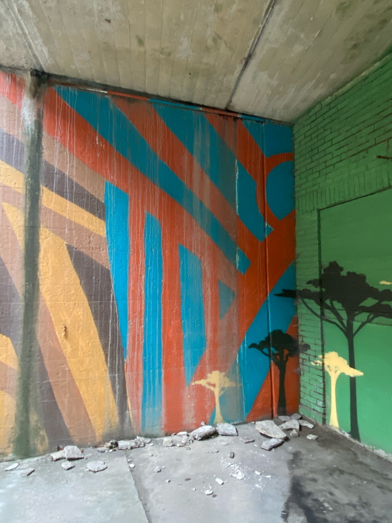 mural in Chicago by artist unknown.