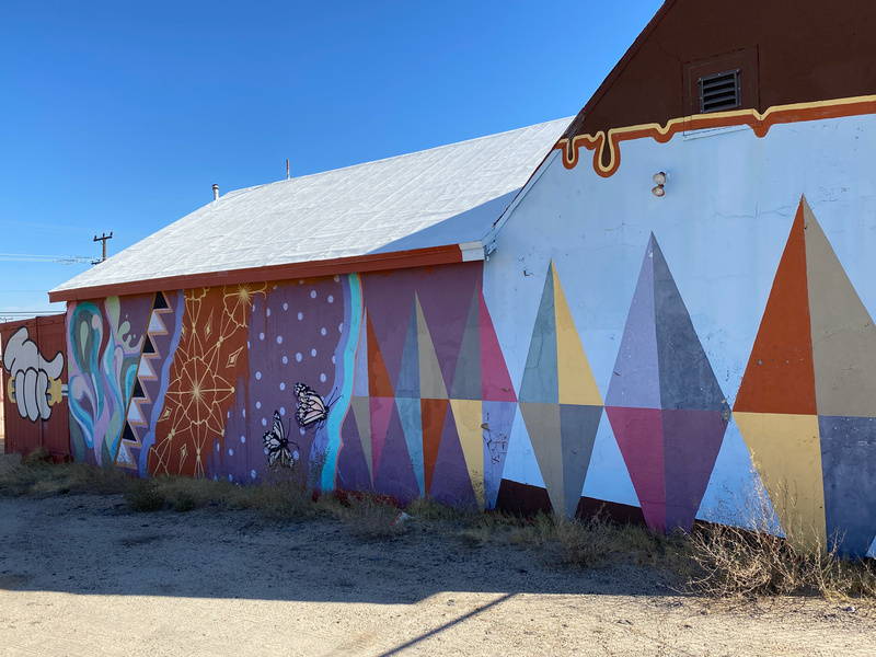mural in Joshua Tree by artist unknown.