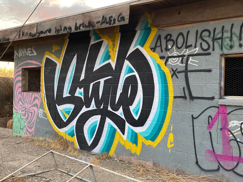 mural in Niland by artist unknown.